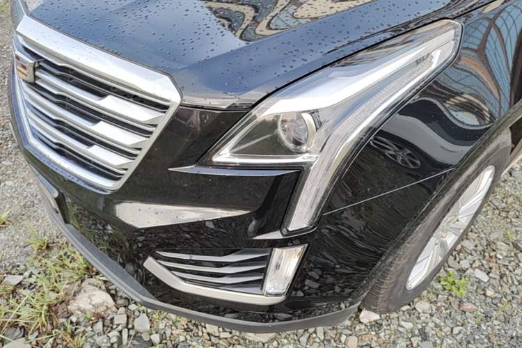 Used Cadillac XT5 2018 28E Four-Wheel Drive Tech Version Left Front Headlight