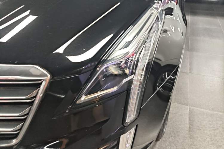 Used Cadillac XT5 2018 28T Four-Wheel Drive Luxury Model Left Front Headlight