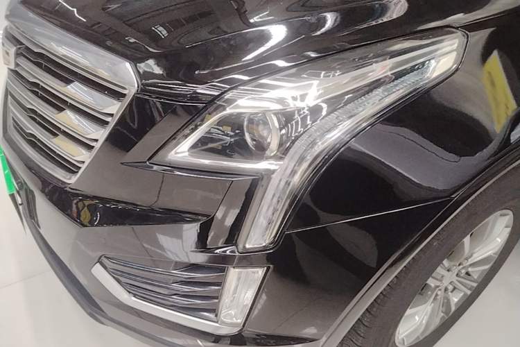 Used Cadillac XT5 2018 25T Luxury Model Left Front Headlight