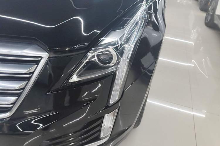 Used Cadillac XT5 2018 25T Luxury Model Left Front Headlight