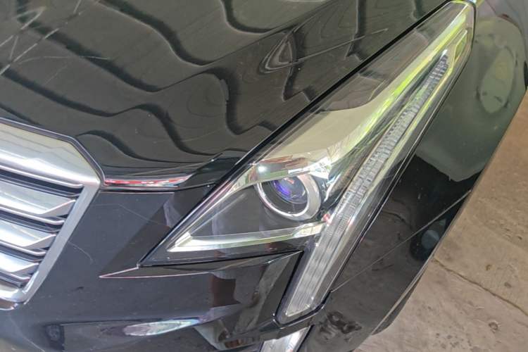 Used Cadillac XT5 2018 25T Luxury Model Left Front Headlight