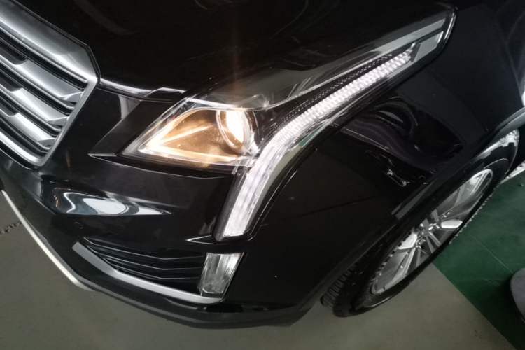 Used Cadillac XT5 2018 25T Luxury Model Left Front Headlight