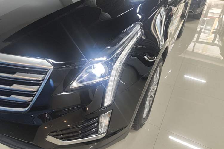 Used Cadillac XT5 2018 25T Luxury Model Left Front Headlight