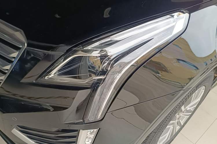 Used Cadillac XT5 2018 28T Four-Wheel Drive Luxury Model Left Front Headlight