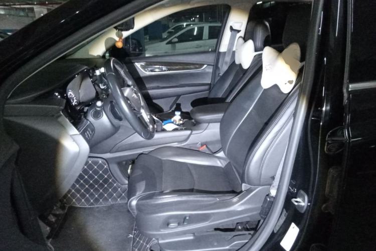 Used Cadillac XT5 2018 25T Luxury Model Left Front Seat