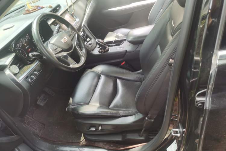 Used Cadillac XT5 2018 25T Luxury Model Left Front Seat