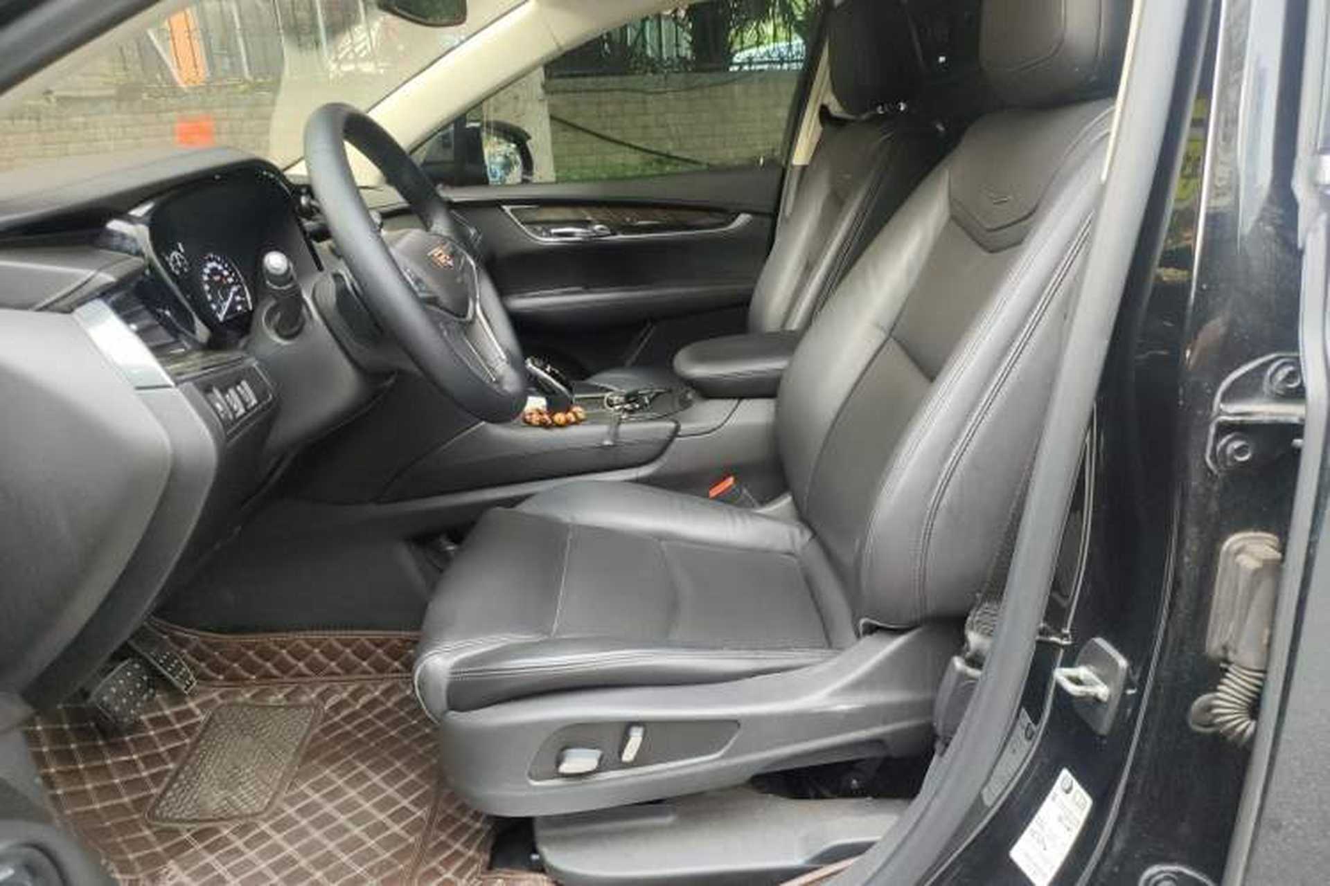 Used Cadillac XT5 2018 25T Luxury Model Left Front Seat