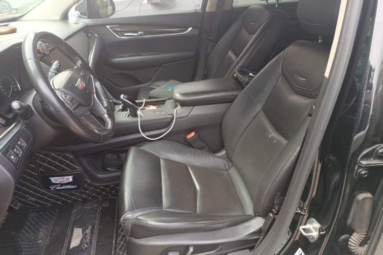 Used Cadillac XT5 2018 25T Luxury Model Left Front Seat