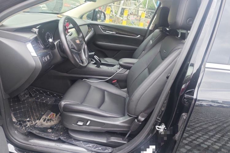 Used Cadillac XT5 2018 25T Luxury Model Left Front Seat
