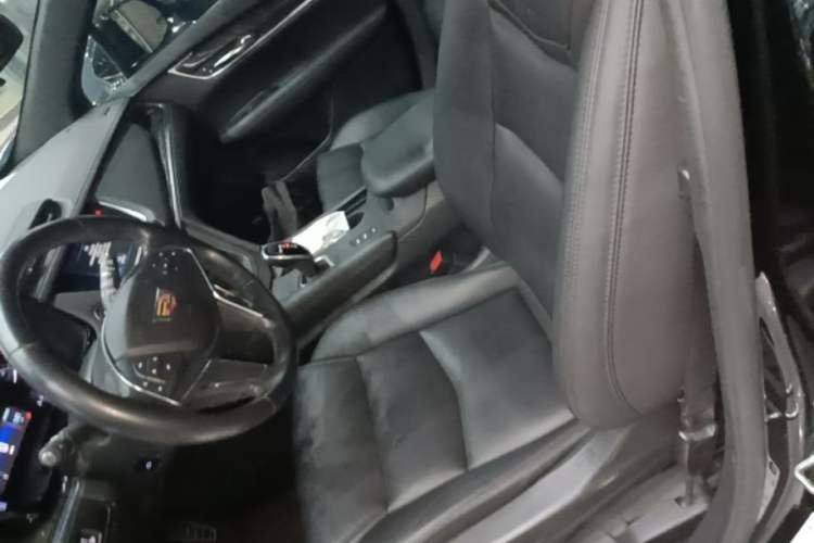 Used Cadillac XT5 2018 28E Four-Wheel Drive Tech Version Left Front Seat