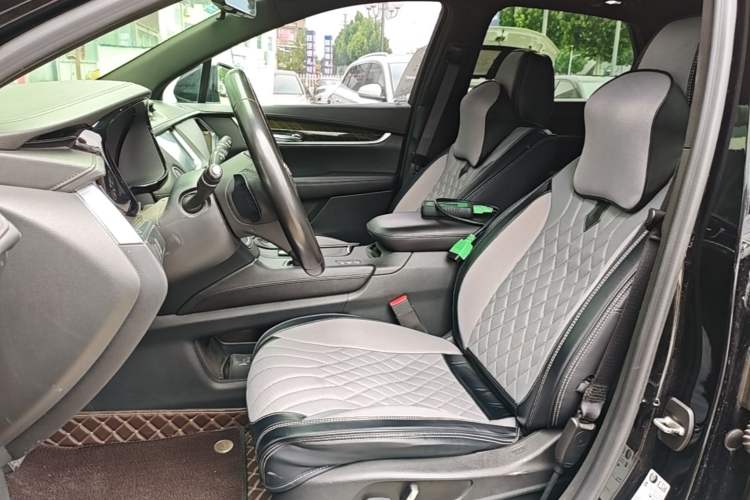 Used Cadillac XT5 2018 28E Four-Wheel Drive Tech Version Left Front Seat