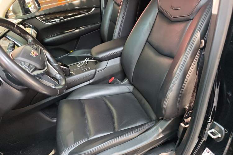 Used Cadillac XT5 2018 28T Four-Wheel Drive Luxury Model Left Front Seat