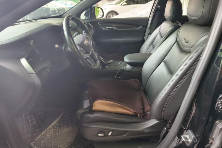 Used Cadillac XT5 2018 25T Tech Model Left Front Seat