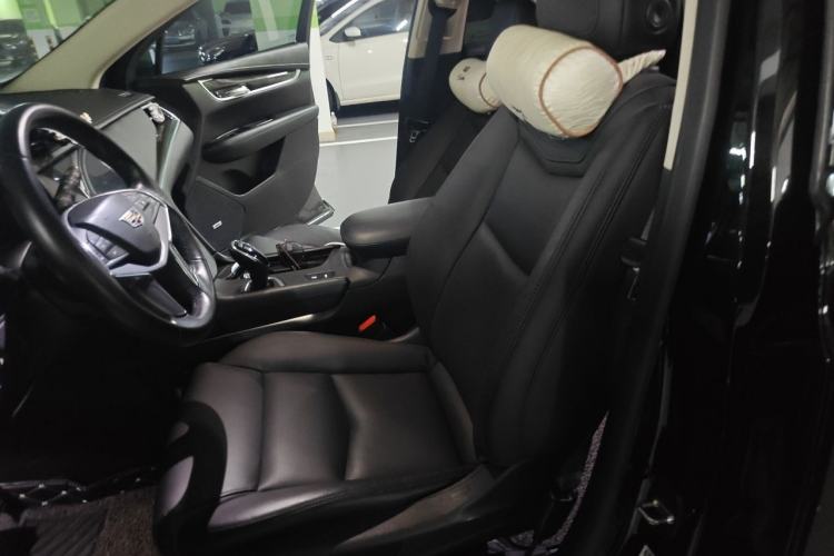 Used Cadillac XT5 2018 25T Luxury Model Left Front Seat