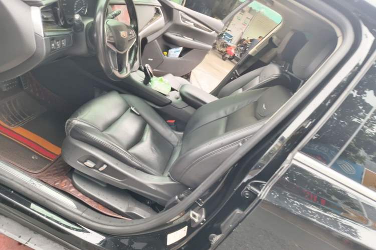 Used Cadillac XT5 2018 25T Luxury Model Left Front Seat