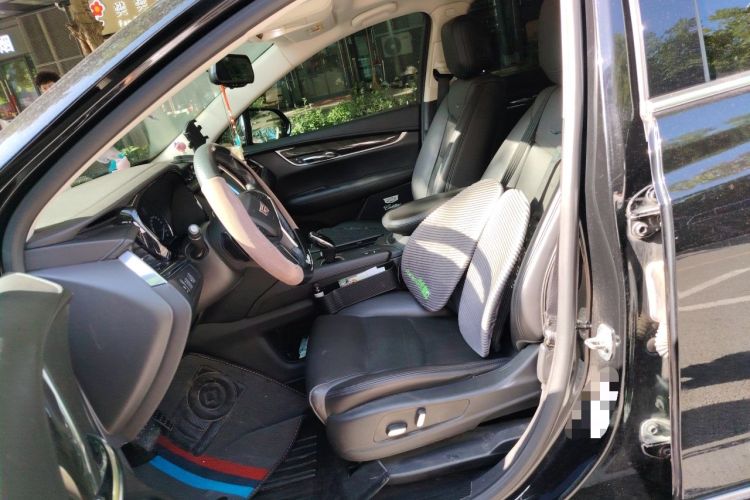 Used Cadillac XT5 2018 25T Luxury Model Left Front Seat