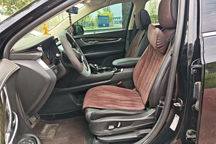 Used Cadillac XT5 2018 25T Luxury Model Left Front Seat