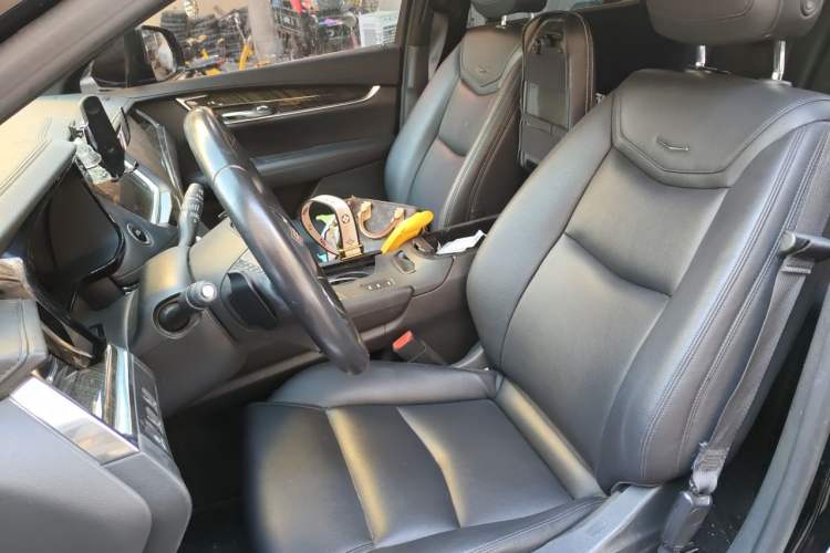 Used Cadillac XT5 2018 28E Four-Wheel Drive Tech Version Left Front Seat