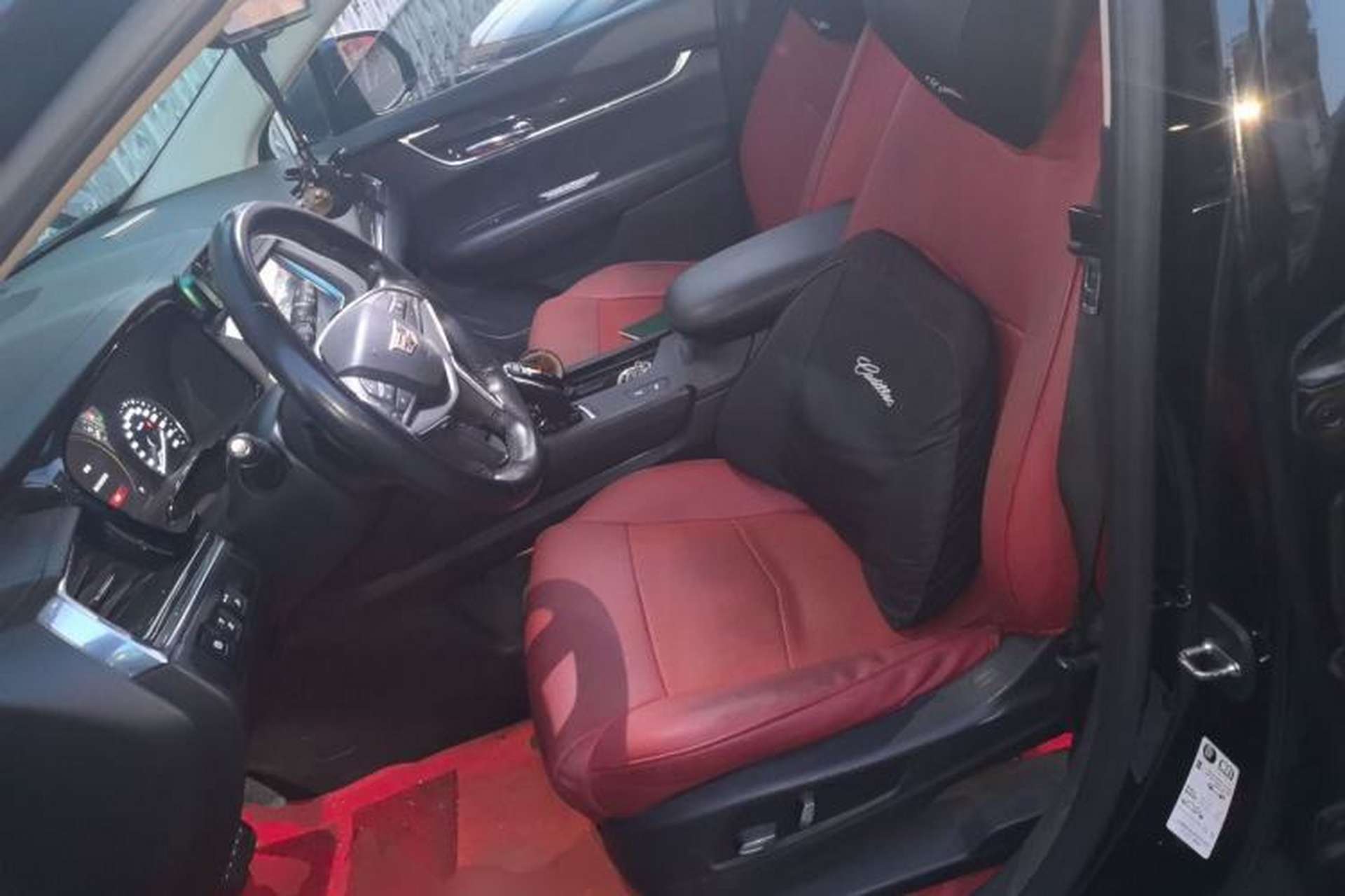 Used Cadillac XT5 2018 25T Luxury Model Left Front Seat