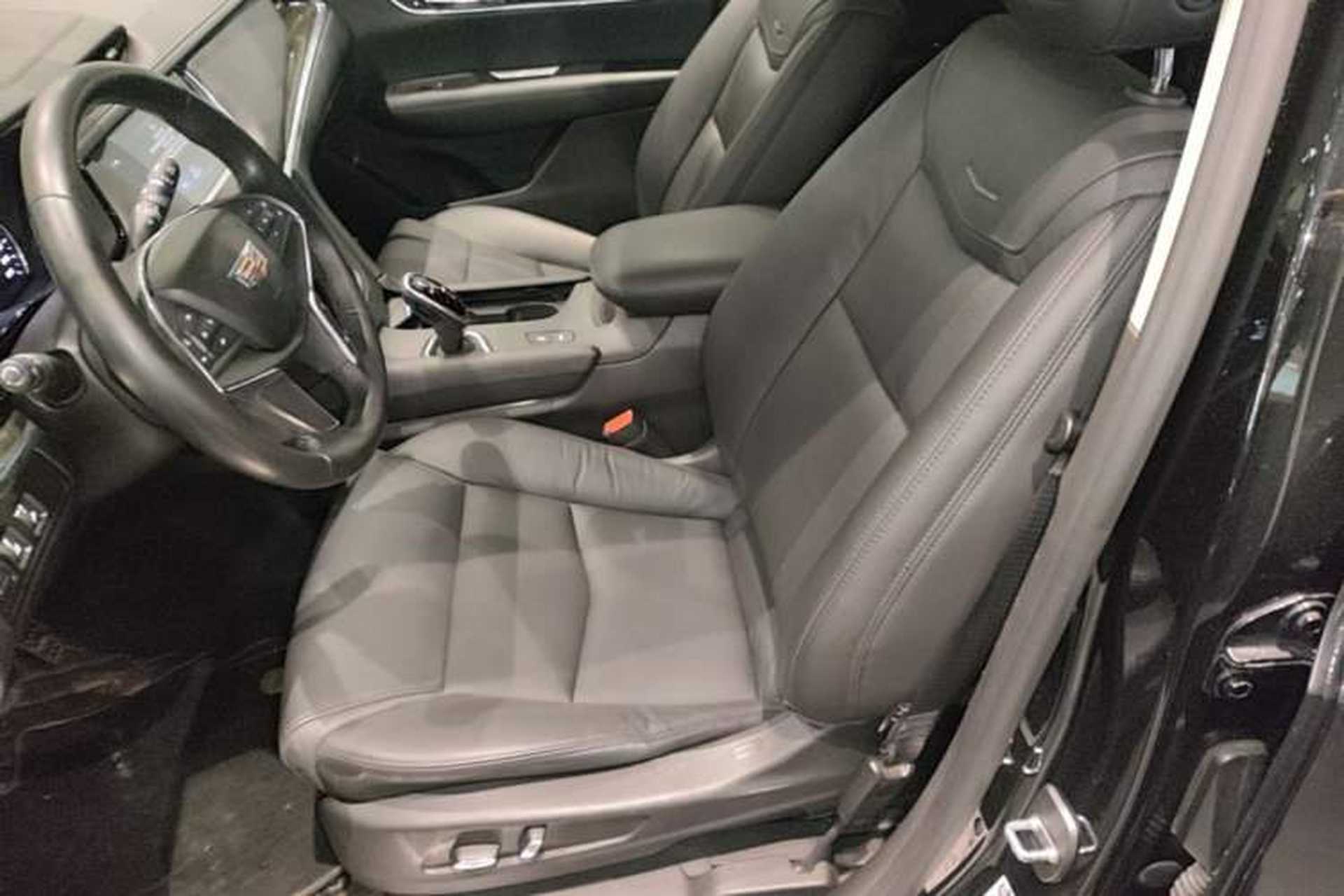 Used Cadillac XT5 2018 25T Luxury Model Left Front Seat