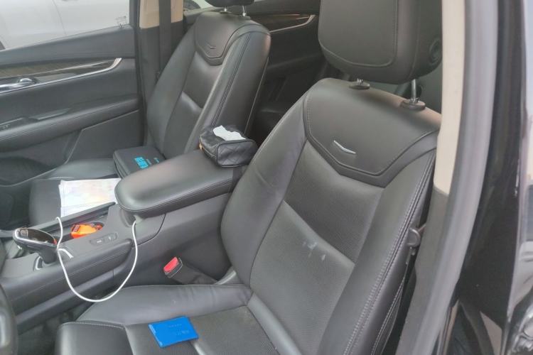 Used Cadillac XT5 2018 25T Luxury Model Left Front Seat