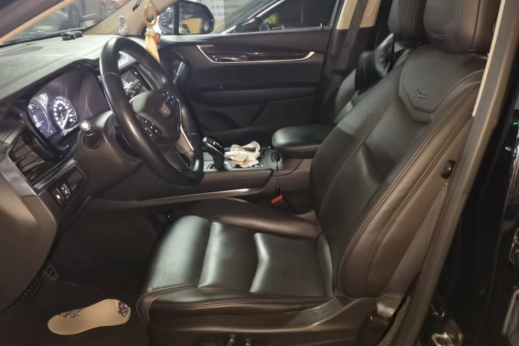 Used Cadillac XT5 2018 28T Four-Wheel Drive Luxury Model Left Front Seat