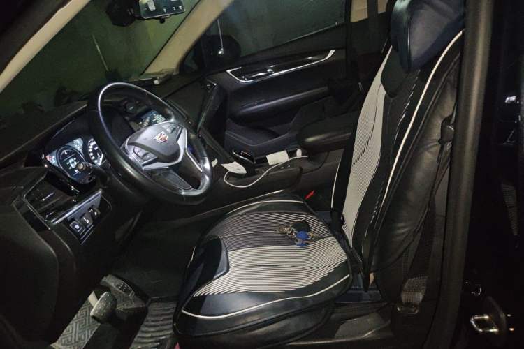 Used Cadillac XT5 2018 25T Luxury Model Left Front Seat