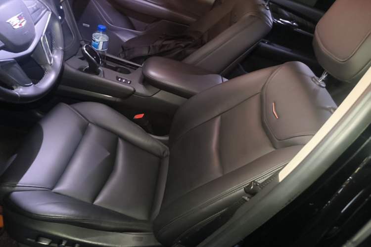Used Cadillac XT5 2018 28T Four-Wheel Drive Luxury Model Left Front Seat