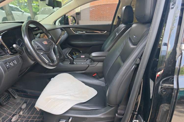 Used Cadillac XT5 2018 25T Luxury Model Left Front Seat