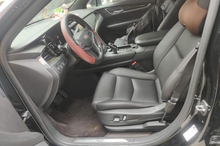 Used Cadillac XT5 2018 25T Tech Model Left Front Seat