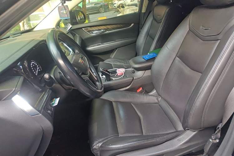 Used Cadillac XT5 2018 28T Four-Wheel Drive Luxury Model Left Front Seat