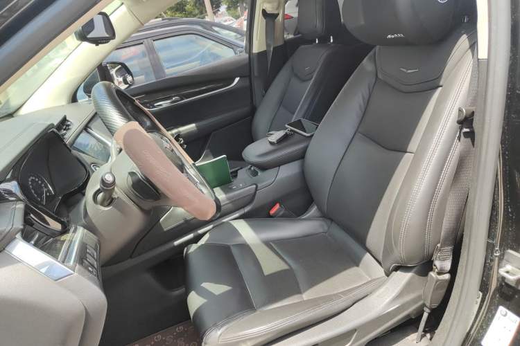 Used Cadillac XT5 2018 25T Luxury Model Left Front Seat
