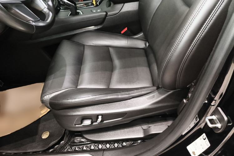 Used Cadillac XT5 2018 25T Luxury Model Left Front Seat
