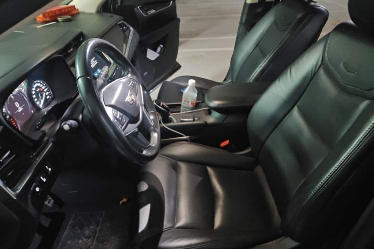 Used Cadillac XT5 2018 25T Luxury Model Left Front Seat