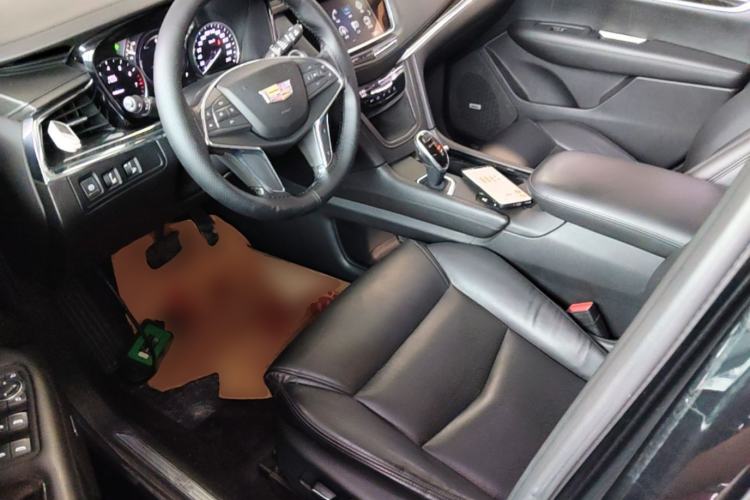 Used Cadillac XT5 2018 25T Luxury Model Left Front Seat