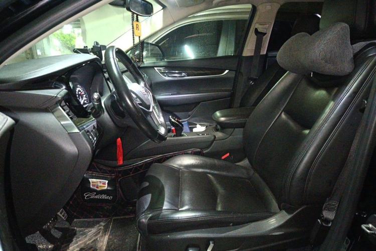 Used Cadillac XT5 2018 25T Luxury Model Left Front Seat