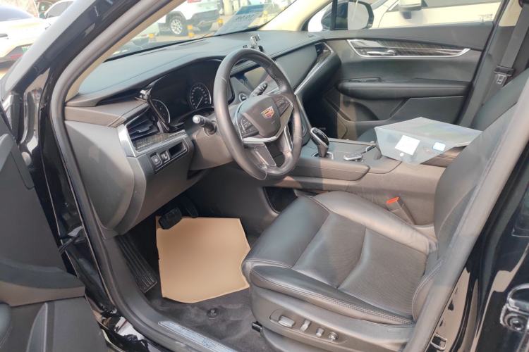 Used Cadillac XT5 2018 28T Four-Wheel Drive Luxury Model Left Front Seat