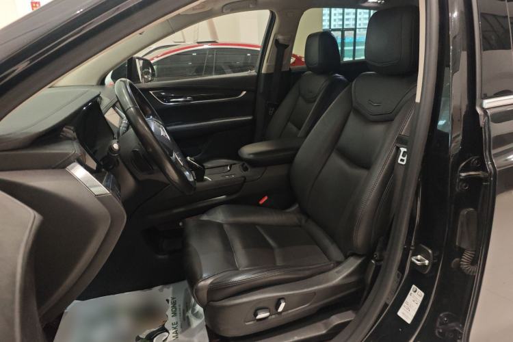 Used Cadillac XT5 2018 25T Luxury Model Left Front Seat
