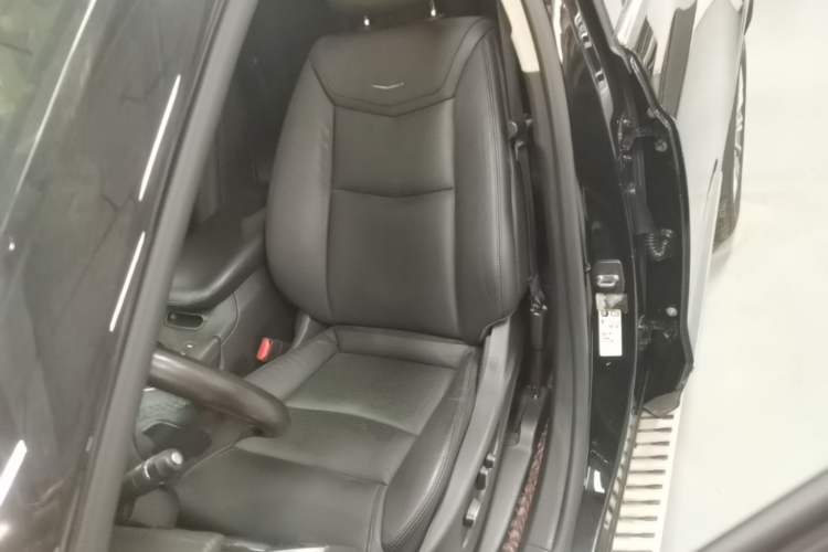 Used Cadillac XT5 2018 28T Four-Wheel Drive Luxury Model Left Front Seat