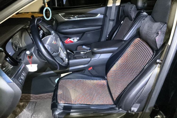 Used Cadillac XT5 2018 25T Luxury Model Left Front Seat