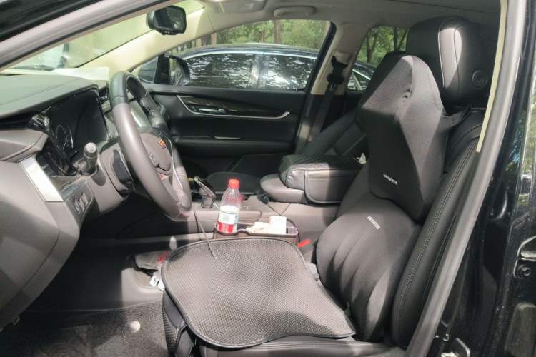 Used Cadillac XT5 2018 25T Luxury Model Left Front Seat
