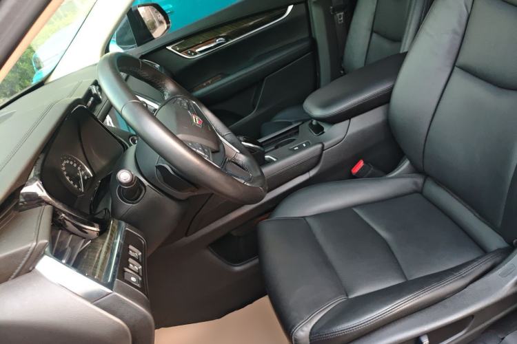 Used Cadillac XT5 2018 25T Luxury Model Left Front Seat