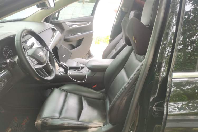 Used Cadillac XT5 2018 25T Luxury Model Left Front Seat