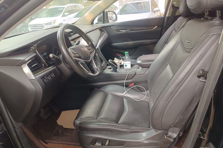 Used Cadillac XT5 2018 25T Luxury Model Left Front Seat