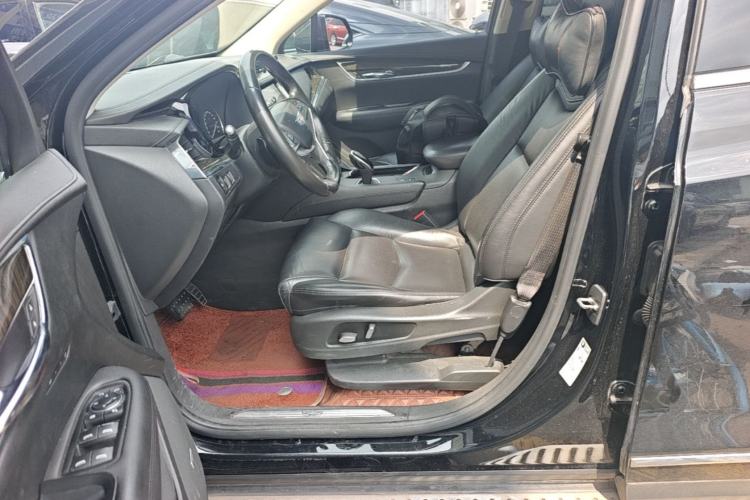 Used Cadillac XT5 2018 25T Luxury Model Left Front Seat