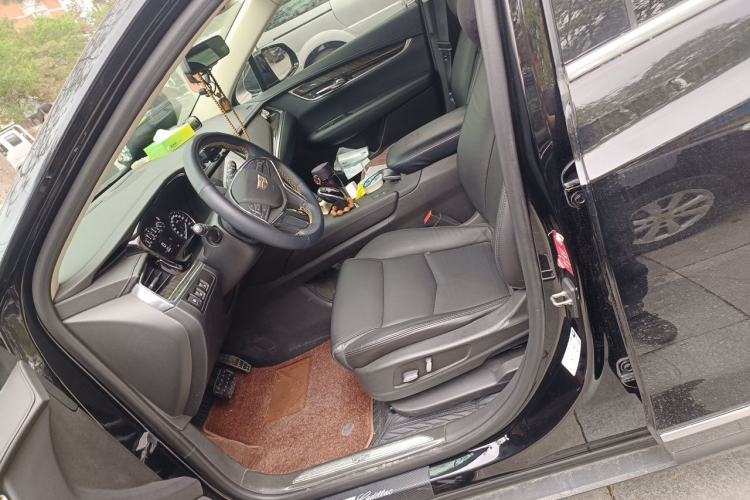 Used Cadillac XT5 2018 25T Luxury Model Left Front Seat