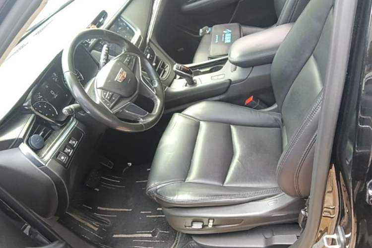 Used Cadillac XT5 2018 25T Luxury Model Left Front Seat