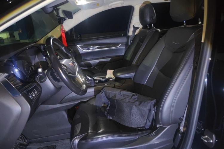 Used Cadillac XT5 2018 25T Luxury Model Left Front Seat