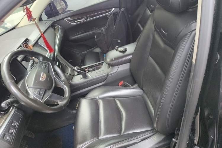 Used Cadillac XT5 2018 25T Luxury Model Left Front Seat