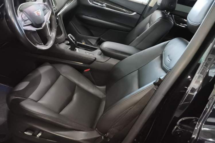 Used Cadillac XT5 2018 25T Luxury Model Left Front Seat